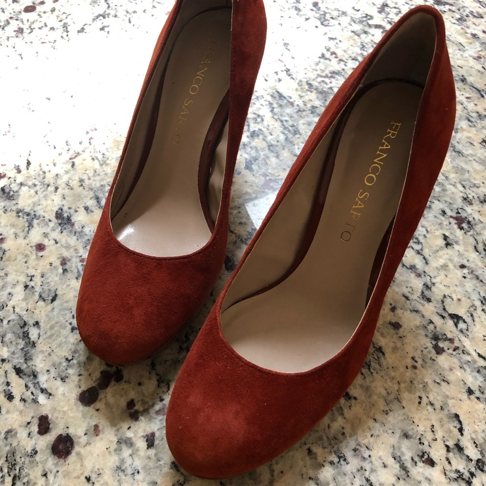 Franco Sarto suede pumps